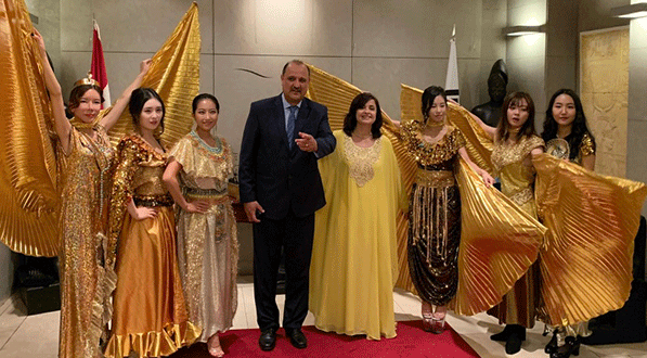 Ambassador and Mrs. Amal Nosseir of Egypt (fourth and fifth from left, respectively) with the participaants in the Egyptian-Korean Cultural Fashion Show held at the Egypt Embassy with models wearing pharaonic customs in October 2019.