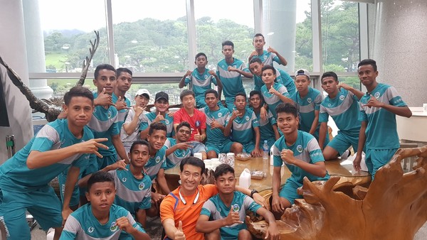 East Timor Youth soccer team was invited by Mr. Choi and PSC and strengthened their will for the passing the qualification match of Youth World Cup.