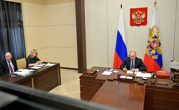 The President (right) takes part in the Extraordinary Virtual G20 Leaders’ Summit. With Finance Minister Anton Siluanov (left) and Representative of the President of the Russian Federation in the G20 (Russia’s G20 Sherpa) Svetlana Lukas.
