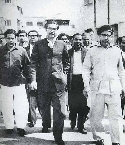 Sheikh Mujibur Rahman on his way to the Special Tribunal set up in the Dhaka Cantonment to try the Agartala Conspiracy Case (1969).