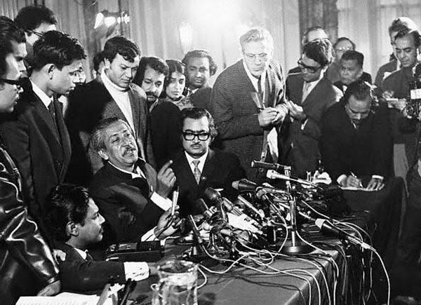 Bangabandhu Sheikh Mujibur Rahman speaks at a crowded press conference at London’s Claridge’s Hotel hours after his arrival in London on January 8, 1972 following his release from Pakistani prison (January 8, 1972).