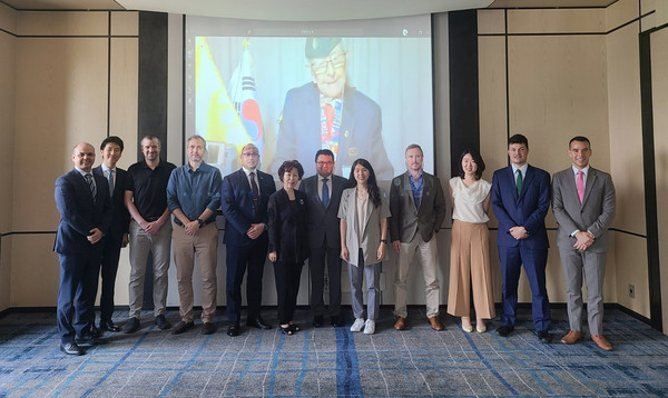 Photo shows Ambassador Juan Carlos Caiza Rosero of Colombia in Seoul (seventh from left) with the participants at the press meeting in Seoul on June 23, 2020. Executive Director Augusto Castellanos of Procolombia Korea is seen at far left with Military Attache Colonel Romulo Orlando Fonseca Salcedo at fifth from left. The others include Feature Editor Ms. Joy Cho of 'The Korea Post Media' (sixth from left), 3rd Secretary Juan Sebastian Castellanos (far right) and Translator Sergio Rubio Luna (second from right).