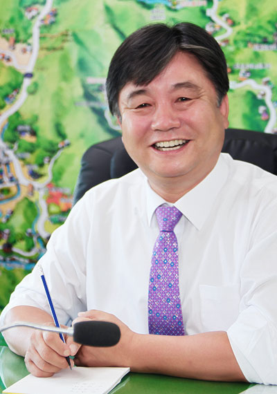 Hwacheon County Governor Choi Moon-soon