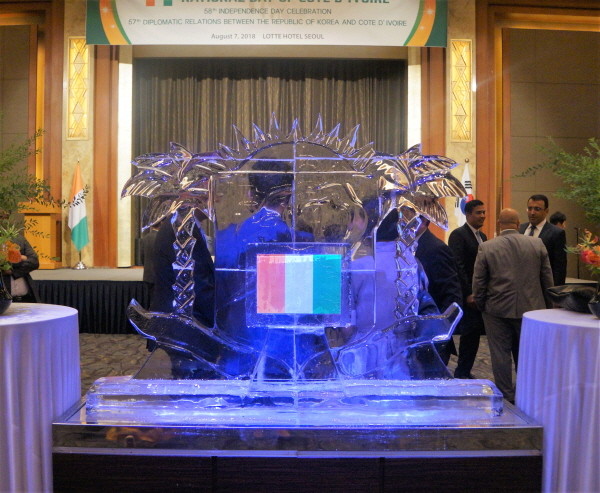 9. Ice logo work of Cote d’Ivoire at the reception venue.