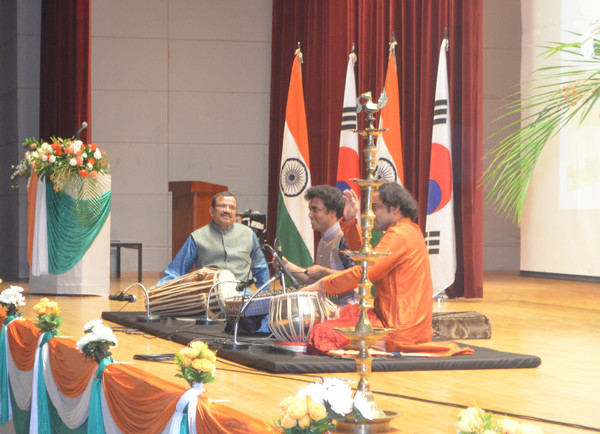 A cultural performance is presented at the reception venue in celebration of the 71st Republic Day of India.
