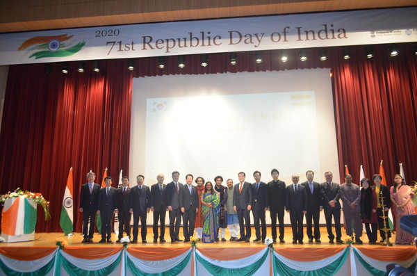 Ambassador Sripriya Ranganathan of India, 9th from left, poses with Korean and international dignitaries attending a reception she hosted in Gwangju on Jan. 31, 2020 in celebration of the 71st Republic Day of India.