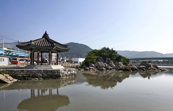 Mangsan Island, Gimhae, said to have arrived by Huh Hwang-ok, the Indian princess