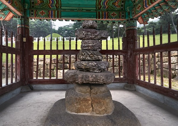 Pasa stone pagoda at the bottom of the tomb of Queen Suro