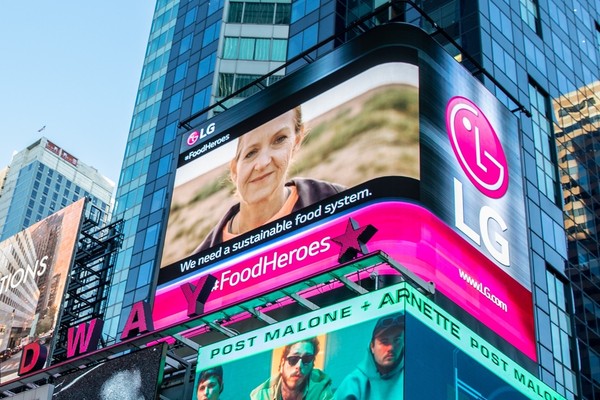 LG Electronics stages a campaign to combat hunger on the Times Square billboard to mark  the 'World Food Day.' / Courtesy of LG Electronics