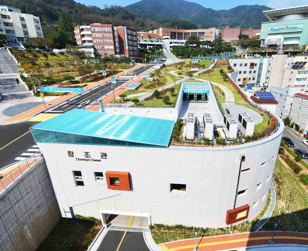 '2020 대한민국 건축문화제'의 기획전시 부문에 선정된 경남대학교 창조관