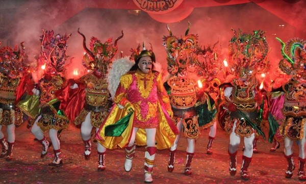 Oruro Carnival(A traditional folk art performance of Bolivia wearing legendary figure masks)