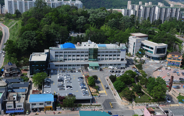 View of Hoengseong County Office Building 