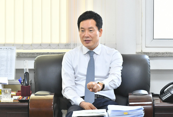 Mayor Hong of the Haeundae District of the Busan Metropolitan City discloses, “The first Sprint Triathlon World Cup Championship in our district will be a true success.”