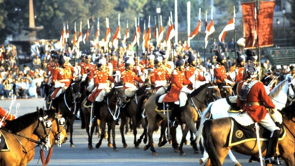 2021년 인도 공화국의 날인 1월 26일 외국인 손님이 없다; 321명의 학생들이 참가하는 퍼레이드