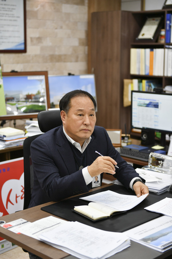 Chung Dong-kyun, Head of Yangpyeong County