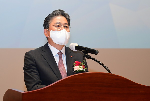Chung Seung-il, CEO of Korea Electric Power Corp., delivers an inaugural speech on June 1.