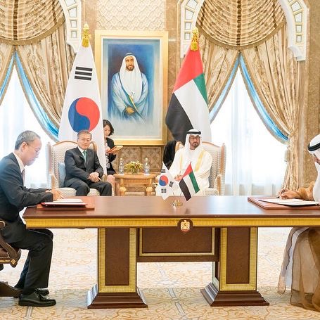 President Moon Jae-in and Sheikh Mohamed bin Zayed Al Nahyan, Crown Prince of UAE, (second and third from left, respectively) attend the signing ceremony at the Presidential Palace in Abu Dhabi on March 25, 2018.
