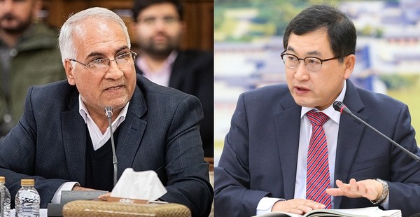 Isfahan City Mayor Ghodratollah Norouzi (left) and Gyeongju Mayor Joo Nak-young announce a joint statement at an online video conference on Aug. 5.