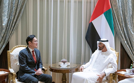 Crown Prince Mohamed bin Zayed Al Nahyan of Abu Dhabi (right) meets with Vice Chairman Lee Jae-yong of Samsung Business Group on Feb. 11, 2019 in Abu Dhabi, United Arab Emirates.