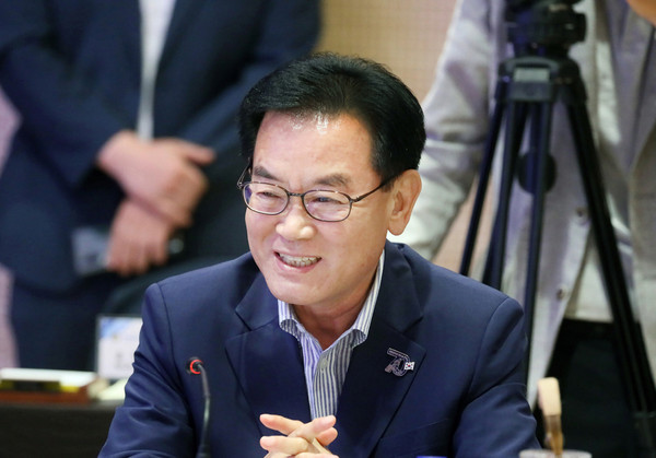 Baek Seon-ki, mayor of Chilgok-gun
