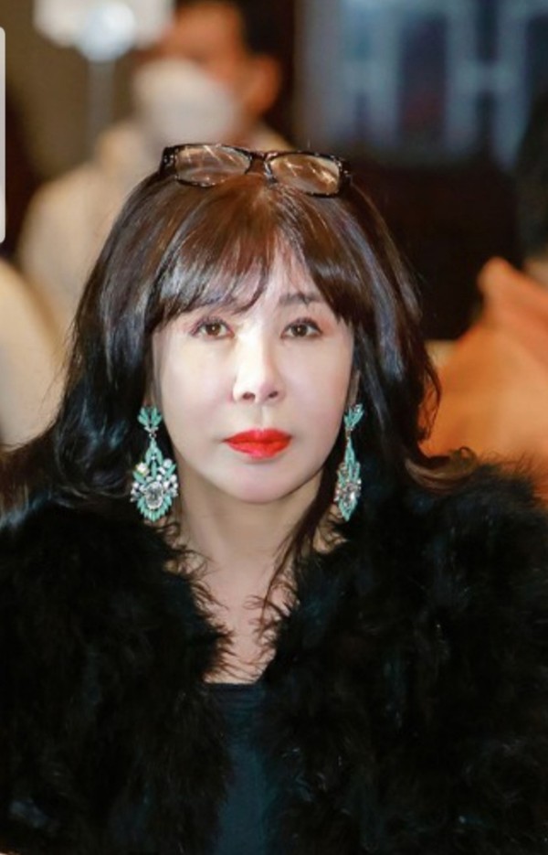 CEO Park Ji-yoon of “Park Ji-yoon Dress”