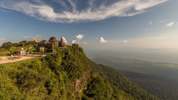 Located within Bokor National Park, with its lush primary rainforest and stunning vistas, the Hill Station was built in the early 1920s as a place for the French to escape the lowland heat. 