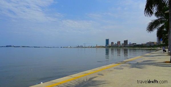 The Luanda Marginal is a huge avenue that connects the Port of Luanda to Luanda Island, with a sidewalk parallel to the Bay of Luanda. This area of Luanda has been completely renovated in recent years and is now one of the best places for Angolans and expats to walk and run in the city.