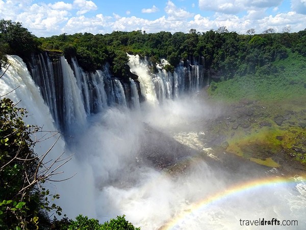 The Kalandula Falls are the main point of interest in Malange province and perhaps even Angola. These falls are often compared to Niagara or Victoria Falls as they are considered the second most impressive in Africa. The Lucala River here is over 400 meters wide and drops vertically over 100 meters. These falls are especially impressive in the rainy season when the Lucala River reaches its maximum quota.