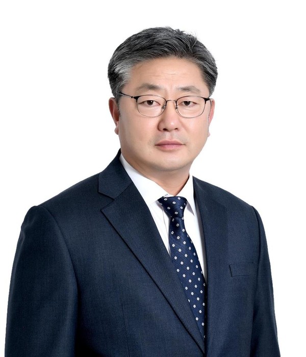 Chairman Park Hyun-chul of Korea Urban Mining Association (KUMA)