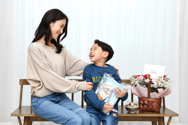 KT&G, 임직원 자녀 초중고 입학 축하선물 전달