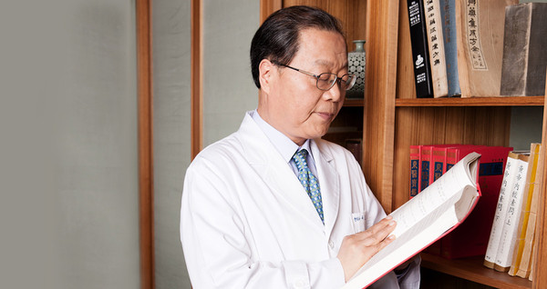 Director Seo Hyo-seok of Pyunkang Korean Medicine Hospital in Seoul