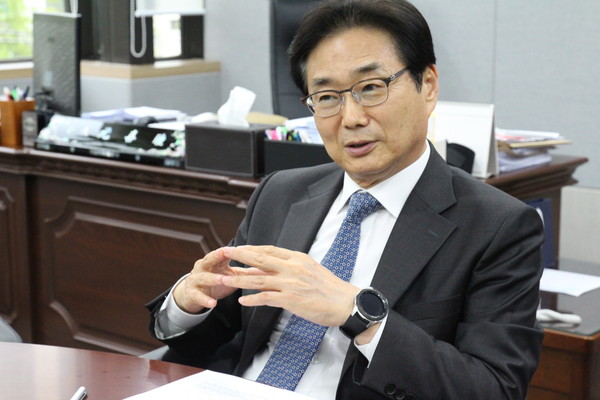 Chairman Won Hee-Mok of Korea Pharmaceutical and Bio-Pharma Manufacturers Association (KPBMA)
