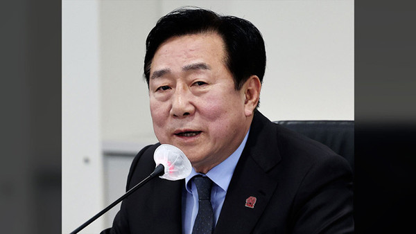 Chairman Kim Ki-mun of Korea Federation of Small and Medium Business (KBIZ)