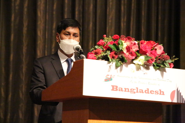 Ambassador M. Delwar Hossain of the Bangladesh gives a welcoming speech at the Lotte Hotel in Seoul on March. 28, 2022.