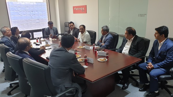 Sambhaji Diliprao Patil, Minister of Labor, State Government of Maharashtra meets with ICCK Board Members in 2019.