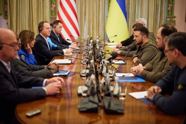 President Volodymyr Zelenskyy of Ukraine (third from right) meets with Speaker Mme. Nancy Pelosi of the U.S. House of Representatives (second from left), who visited Ukraine for a first-hand check-up on the siutaion developig in the war-torn country.