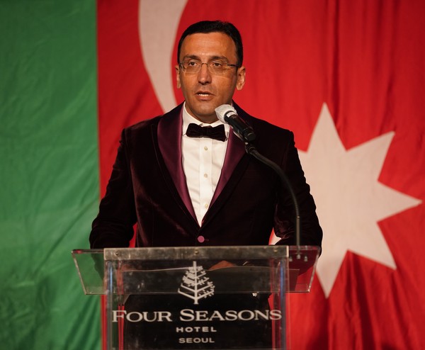 Ambassador Ramzi Teymurov of Azerbaijan delivers a speech at the reception