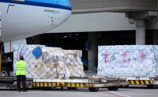 A new batch of Sinovac COVID-19 vaccines donated by the Chinese government to Ecuador arrives in Quito, capital of Ecuador, Oct. 30, 2021 local time. (Photo/Courtesy of Chinese Embassy in Ecuador)
