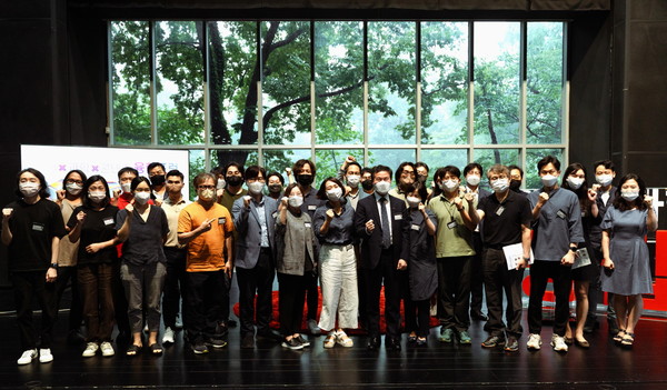 한국콘텐츠진흥원은 13일 홍릉 콘텐츠문화광장에서 전문가 35인이 참여한 ‘예술X과학X콘텐츠 융합포럼’을 발족했다. 