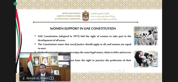 주한UAE 압둘라 사이프 알누아이미 대사가 한국여성단체 WKIC와 함께 최근에 개최한 웨비나에서 UAE 정부의 여성지원정책을 설명하고 있다.