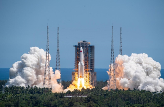 A Long March-5B Y3 carrier rocket, carrying Wentian lab module, blasts off from the Wenchang Spacecraft Launch Site in south China's Hainan province, July 24, 2022. About 495 seconds later, Wentian separated from the rocket and entered the planned orbit. (Photo by Weng Qiyu/People's Daily Online)