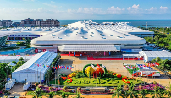 The second China International Consumer Products Expo, also known as the Hainan Expo, was opened in Haikou, south China's Hainan province, July 25, 2022. Photo shows the Hainan International Convention and Exhibition Center, the main venue of the event. (Photo by Kang Denglin/People's Daily Online)