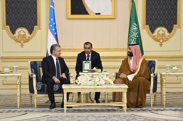 President of the Republic of Uzbekistan Shavkat Mirziyoyev with the Crown Prince of the Kingdom of Saudi Arabia Mohammed bin Salman Al Saud