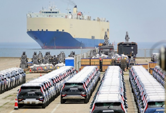 Photo shows a vessel for shipping automobiles arriving at Yantai port, east China's Shandong province, July 2022. In the first half of this year, Yantai port has optimized the ro-ro ship network and diversified its logistics models. During this period, it exported 82,000 automobiles, up 45.94 percent year on year, ranking among the top three ports in China regarding automobile exports. (Photo by Tang Ke/People's Daily Online)