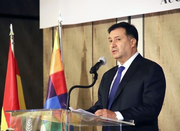 CDA Ossio Bustillos of Bolivia in Seoul delivers a speech at a reception to celebrate the 197th anniversary of the National Independence Day of Bolivia, which was held at the Four Seasons Hotel in Seoul on Aug. 5, 2022.