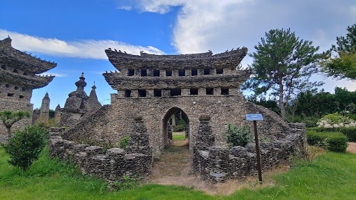 Nagan stone tower park