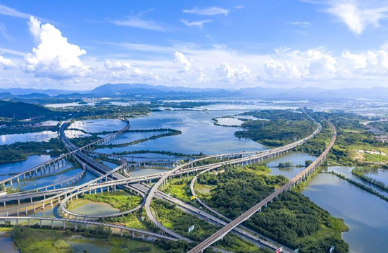 Photo taken on July 1, 2022 shows an interchange system in Tongling, east China's Anhui province. (Photo by Gao Xiaobing/People's Daily Online)