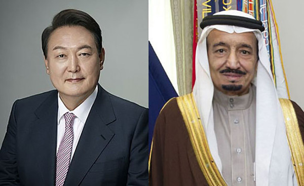 President Yoon Suk-yeol (left) and King Salman bin Abdulaziz Al Saud of Saudi Arabia