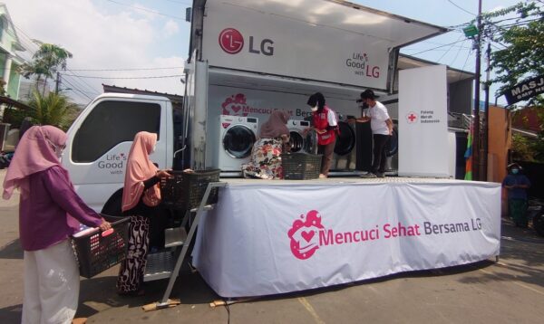 LG Indonesia recently set up a hygiene initiative called “Mencuci Sehat Bersama LG,” providing the opportunity for some of the most underprivileged communities in the country to use washers and dryers.