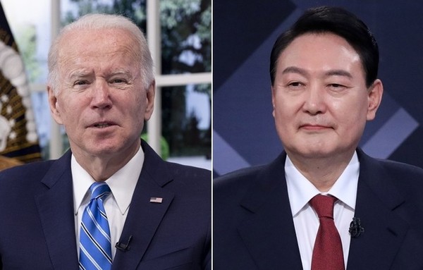 U.S. President Joe Biden (left) and President Yoon Suk-yeol